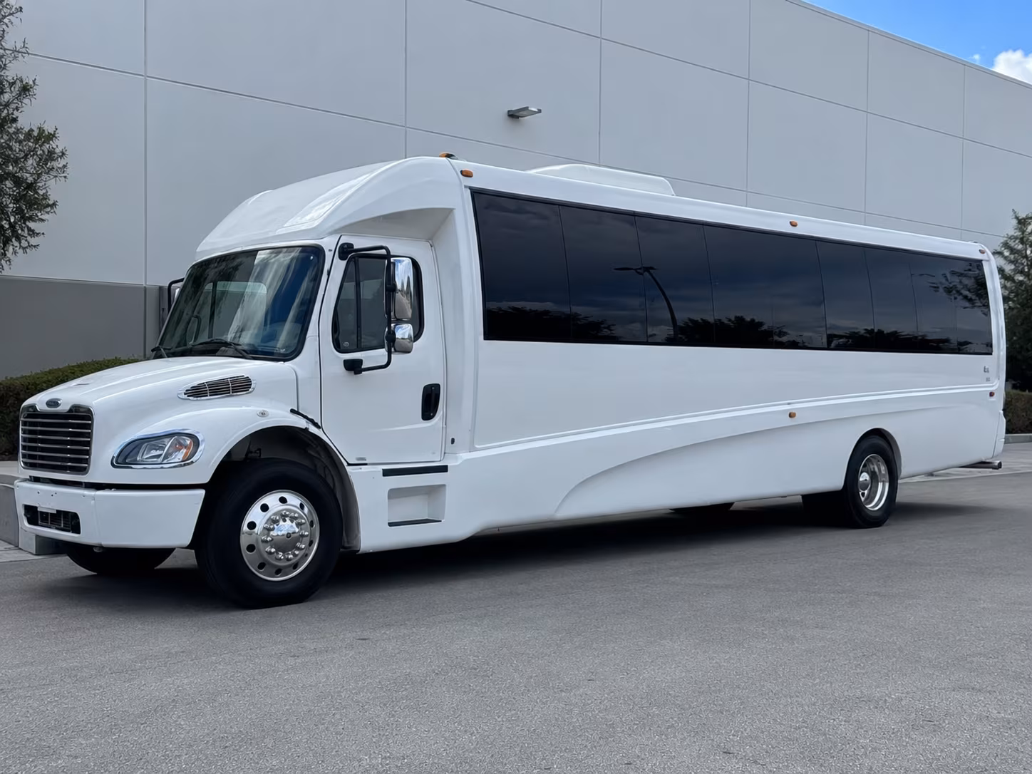 Burbank Birthday, Sweet 16, & Quinceañera Transportation party bus exterior