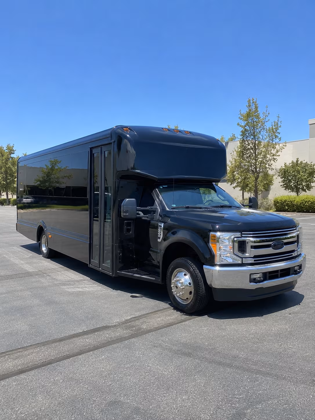 Santa Monica Birthday, Sweet 16, & Quinceañera Party Bus Rentals
